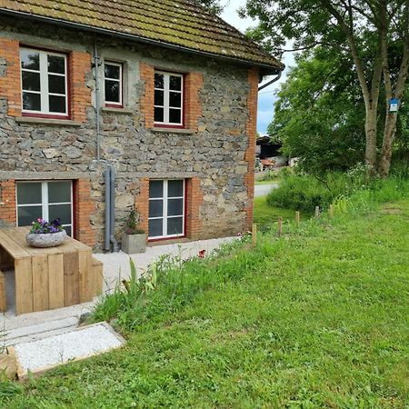 Le Montaurier Apartment Combrailles Bagian luar foto