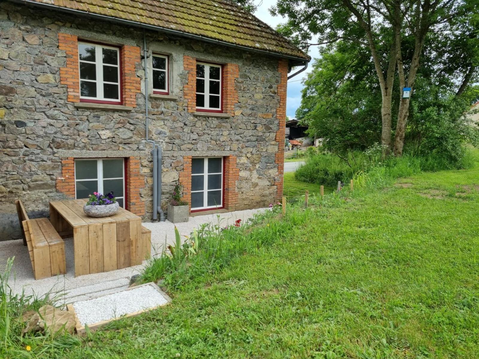 Le Montaurier Apartment Combrailles Bagian luar foto